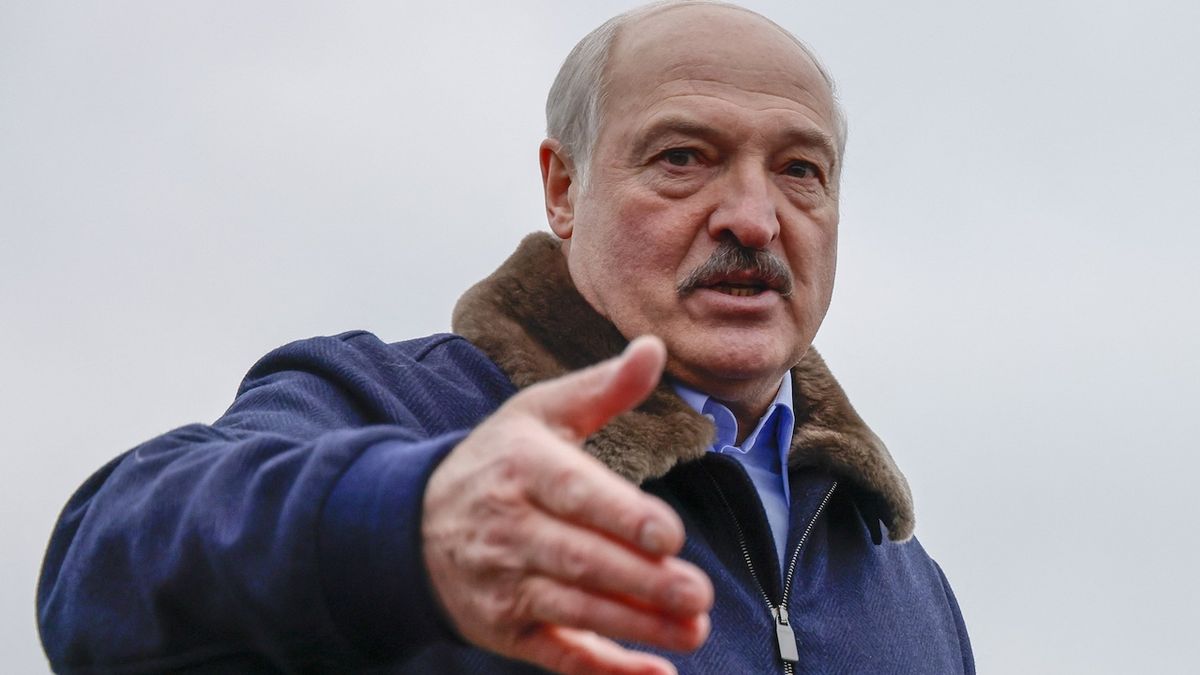 Lukašenko připravuje Bělorusko na možné vyhlášení válečného stavu